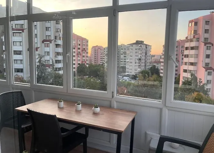 Spacious Flat With Wide View *