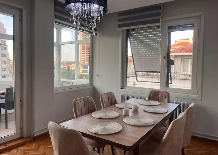 Spacious Flat With Wide View דירה *