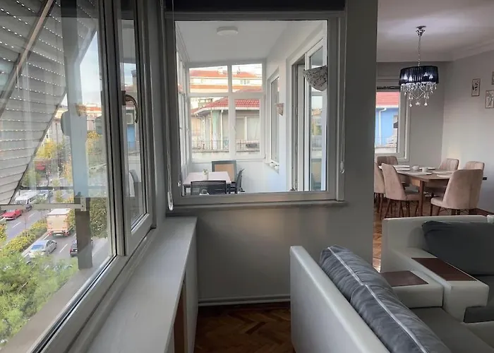 Spacious Flat With Wide View