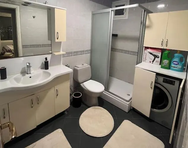 Spacious Flat With Wide View דירה *