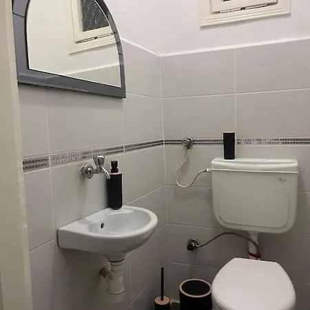 Spacious Flat With Wide View *