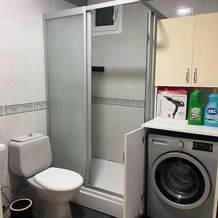 Spacious Flat With Wide View