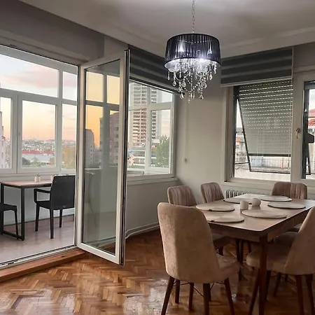 Spacious Flat With Wide View