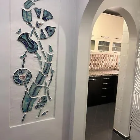 Apartment Spacious Flat With Wide View
