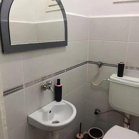 Apartment Spacious Flat With Wide View