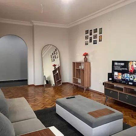 Apartment Spacious Flat With Wide View *