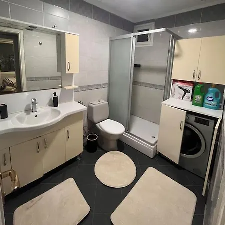 Spacious Flat With Wide View דירה *