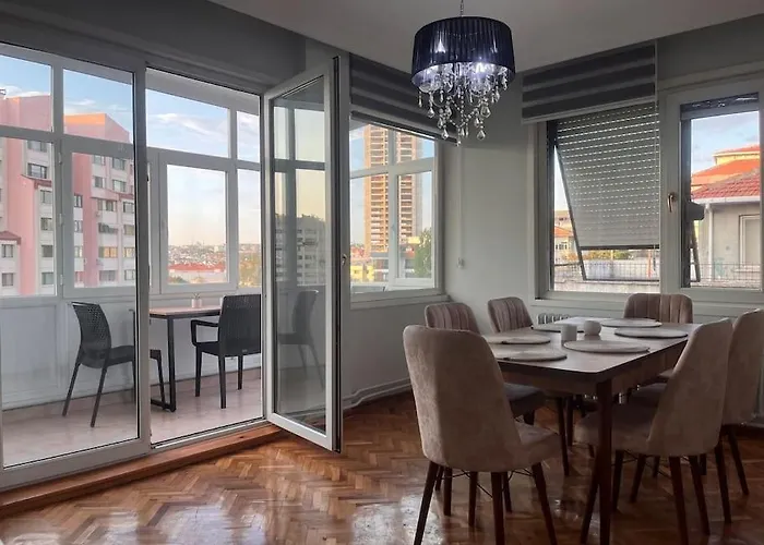 Spacious Flat With Wide View *