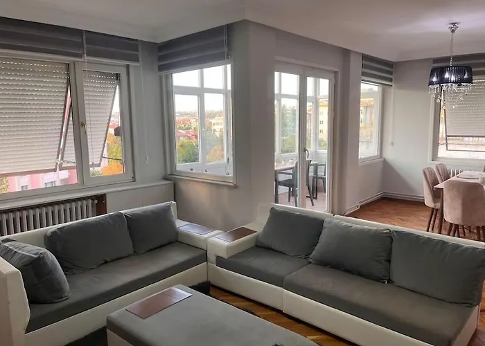 Spacious Flat With Wide View * Estambul