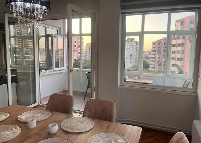 Spacious Flat With Wide View *