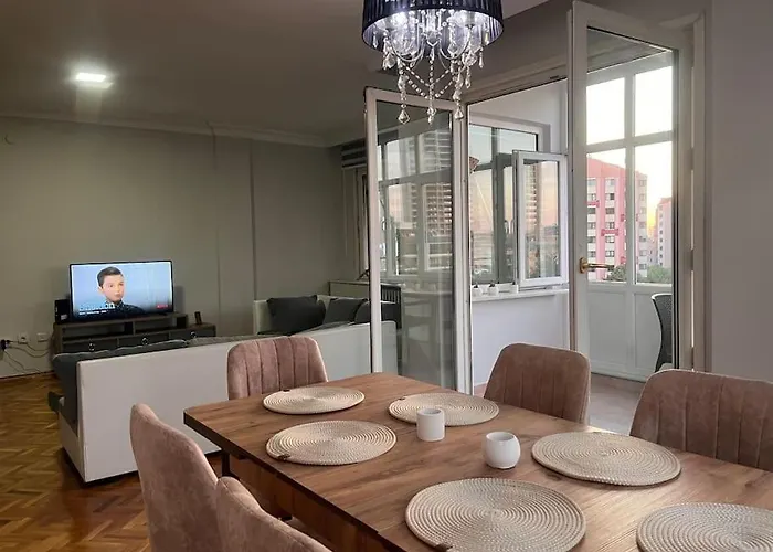 Spacious Flat With Wide View