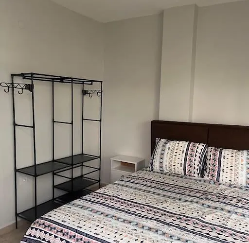 Spacious Flat With Wide View *