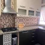 Spacious Flat With Wide View