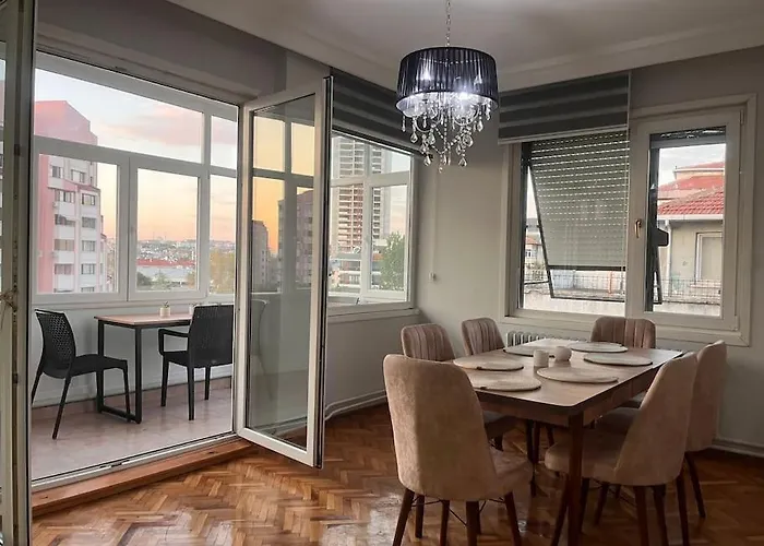 Spacious Flat With Wide View